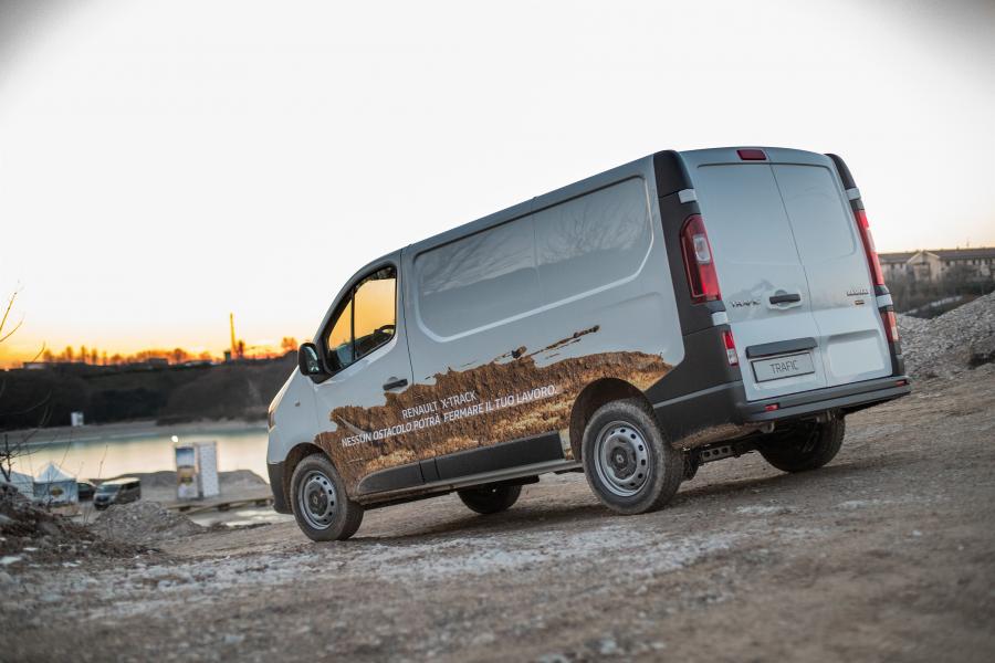  Renault Trafic Van X-Track 2016 года  (фото 11 из 20)